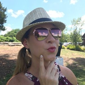 Meet your Posher, Kim